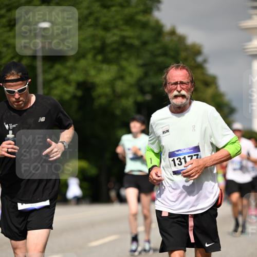 29.06.2025 - hella hamburg halbmarathon Dr. Thomas Lammeyer http://msf.ph/oto/8305589 29.06.2025 10:16:39 Kennedybrücke 1020, 1051, 2531, 2942, 3360, 3363, 4532, 5150, 6489, 7014, 7873, 7907, 8398, 8405, 8917, 9428, 9705, 10067, 10402, 10409, 11025 meine-sportfotos.de