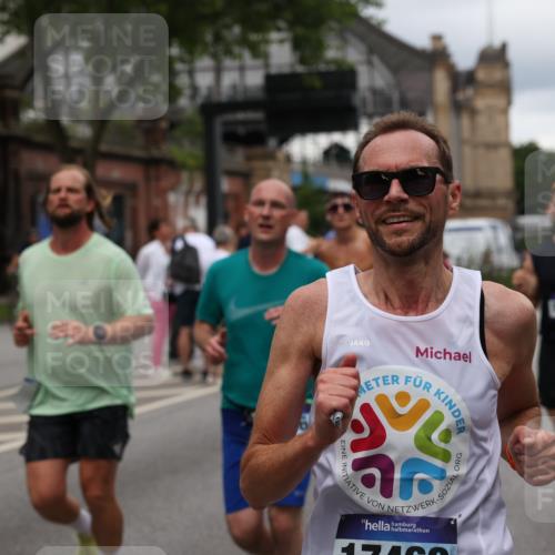 29.06.2025 - hella hamburg halbmarathon Yannick Fuchs http://msf.ph/oto/8305698 29.06.2025 10:50:15 20KM 1130, 1877, 2083, 2378, 3042, 3048, 4152, 4594, 4813, 5287, 5465, 5570, 5721, 5744, 6759, 7037, 7547, 7646, 8311, 8330, 8968, 8996, 9246, 9622, 9884, 9903, 10084, 10093, 10665, 11143, 11554, 11638, 11870, 12858, 13691, 14363, 14461, 14588, 14867, 15134, 15407, 16008, 16009, 16043, 16121, 16434, 16620, 16625, 16679, 17268, 17468, 17660, 17993, 18117, 18531, 18634, 18867, 18966 meine-sportfotos.de