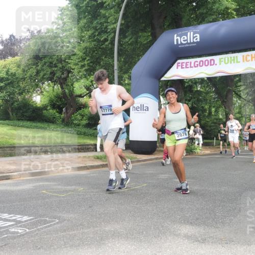 29.06.2025 - hella hamburg halbmarathon KatJ http://msf.ph/oto/8305714 29.06.2025 10:43:56 Zwischen KM18-KM19 1563, 2417, 2676, 4833, 4940, 5570, 6416, 6835 meine-sportfotos.de