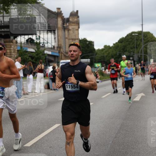 29.06.2025 - hella hamburg halbmarathon Yannick Fuchs http://msf.ph/oto/8305743 29.06.2025 10:50:16 20KM 1877, 2083, 2378, 2741, 3042, 3048, 4152, 4594, 4813, 5287, 5465, 5570, 5721, 5744, 6759, 7037, 7547, 7646, 8311, 8330, 8968, 8996, 9246, 9622, 9884, 9903, 10084, 10093, 10665, 11143, 11554, 11638, 11870, 12590, 12858, 13691, 14588, 14867, 15134, 15407, 16008, 16009, 16043, 16121, 16620, 16625, 16679, 17268, 17468, 17660, 17993, 18117, 18531, 18634, 18867, 18966 meine-sportfotos.de