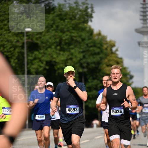 29.06.2025 - hella hamburg halbmarathon Dr. Thomas Lammeyer http://msf.ph/oto/8305818 29.06.2025 09:54:23 Kennedybrücke 1209, 1441, 1677, 1697, 2546, 2579, 3056, 3626, 4205, 4229, 4380, 4888, 4889, 4893, 5026, 5087, 5472, 5506, 5508, 5752, 5916, 6080, 6429, 6639, 6686, 6687, 7026, 7110, 8091, 8122, 8574, 8958, 8966, 10064, 10783, 11281, 11284, 11305 meine-sportfotos.de