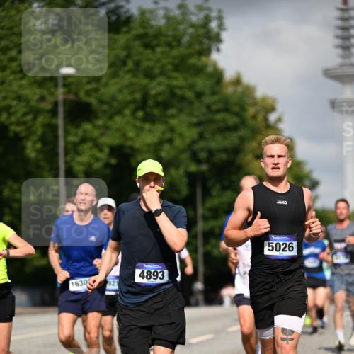 29.06.2025 - hella hamburg halbmarathon Dr. Thomas Lammeyer http://msf.ph/oto/8305839 29.06.2025 09:54:23 Kennedybrücke 1209, 1441, 1677, 1697, 2546, 2579, 3056, 3626, 4205, 4229, 4380, 4888, 4889, 4893, 5026, 5087, 5472, 5506, 5508, 5752, 5916, 6080, 6429, 6639, 6686, 6687, 7026, 7110, 8091, 8122, 8574, 8958, 8966, 10064, 10783, 11281, 11284, 11305 meine-sportfotos.de