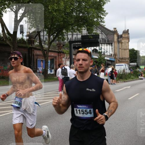 29.06.2025 - hella hamburg halbmarathon Yannick Fuchs http://msf.ph/oto/8305853 29.06.2025 10:50:17 20KM 1877, 2083, 2378, 2741, 3042, 4152, 4594, 4813, 5287, 5570, 5721, 5744, 6759, 7037, 7547, 7646, 8311, 8330, 8968, 8996, 9246, 9622, 9884, 9903, 10084, 10093, 10665, 11143, 11554, 11638, 11870, 12590, 12858, 13691, 14408, 14588, 14867, 15134, 15407, 16008, 16009, 16043, 16121, 16620, 16625, 16679, 17268, 17468, 17660, 17993, 18117, 18531, 18634, 18867, 18899, 18966 meine-sportfotos.de