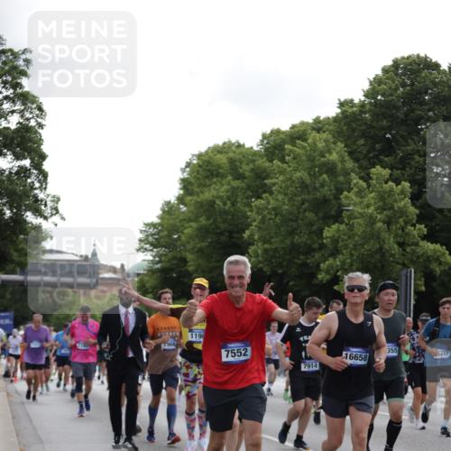 29.06.2025 - hella hamburg halbmarathon Jannik Wohlers http://msf.ph/oto/8305886 29.06.2025 10:37:46 Lombardsbrücke 1196, 1394, 1457, 1596, 1742, 1901, 1966, 2498, 2786, 3242, 3338, 3716, 3880, 4414, 4921, 5300, 5713, 6199, 6200, 6697, 6751, 6930, 7118, 7165, 7552, 7629, 7868, 7914, 8198, 8199, 8539, 8615, 8696, 9350, 9391, 10025, 10584, 11152, 11421, 11479, 11812, 12573, 12675, 12892, 12997, 13103, 13442, 13833, 14016, 14163, 14406, 15329, 15355, 15417, 15562, 15762, 16061, 16220, 16465, 16658, 16876, 16942, 17053, 18572, 18592, 18937 meine-sportfotos.de