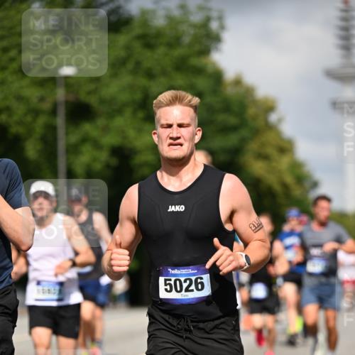 29.06.2025 - hella hamburg halbmarathon Dr. Thomas Lammeyer http://msf.ph/oto/8305945 29.06.2025 09:54:24 Kennedybrücke 1209, 1441, 1677, 1697, 2546, 2579, 3056, 3626, 4205, 4229, 4380, 4888, 4889, 4893, 5026, 5087, 5472, 5506, 5508, 5752, 5916, 6080, 6429, 6639, 6686, 6687, 7026, 7110, 8091, 8122, 8574, 8958, 8966, 10064, 10783, 11281, 11284, 11305 meine-sportfotos.de