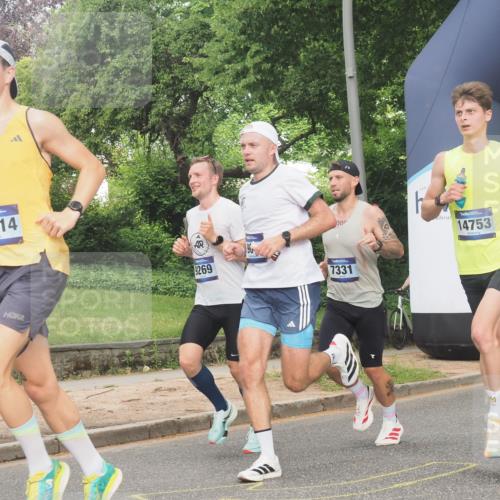 29.06.2025 - hella hamburg halbmarathon KatJ http://msf.ph/oto/8305955 29.06.2025 10:14:31 Zwischen KM18-KM19 7331 meine-sportfotos.de