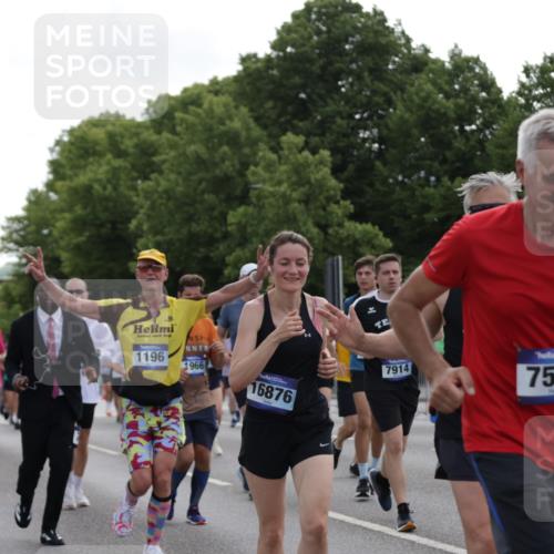 29.06.2025 - hella hamburg halbmarathon Jannik Wohlers http://msf.ph/oto/8306008 29.06.2025 10:37:48 Lombardsbrücke 1196, 1394, 1457, 1596, 1742, 1791, 1901, 1966, 2113, 2498, 2786, 3010, 3242, 3338, 3635, 3636, 3716, 3880, 4414, 4921, 5300, 5713, 6199, 6200, 6751, 6930, 7118, 7165, 7552, 7629, 7868, 7914, 8198, 8199, 8539, 8615, 8696, 9350, 9391, 10025, 10584, 11152, 11812, 12573, 12675, 12677, 12892, 12997, 13103, 13442, 13833, 14016, 14163, 14406, 15101, 15329, 15355, 15417, 15562, 15762, 16061, 16220, 16465, 16658, 16876, 16942, 17053, 18592, 18937 meine-sportfotos.de