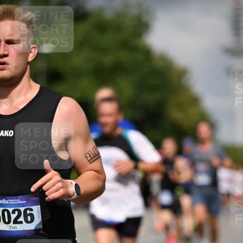 29.06.2025 - hella hamburg halbmarathon Dr. Thomas Lammeyer http://msf.ph/oto/8306017 29.06.2025 09:54:25 Kennedybrücke 1209, 1441, 1677, 1697, 2546, 2579, 3056, 3626, 4205, 4229, 4380, 4888, 4889, 4893, 5026, 5087, 5472, 5506, 5508, 5752, 5916, 6080, 6429, 6639, 6686, 6687, 6721, 7026, 7110, 7284, 8091, 8122, 8319, 8574, 8966, 9313, 10064, 10783, 11281, 11284 meine-sportfotos.de