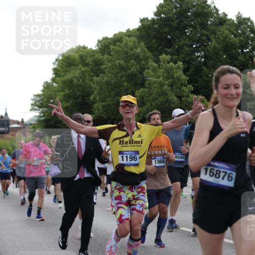 29.06.2025 - hella hamburg halbmarathon Jannik Wohlers http://msf.ph/oto/8306035 29.06.2025 10:37:48 Lombardsbrücke 1196, 1394, 1457, 1596, 1742, 1791, 1901, 1966, 2113, 2498, 2786, 3010, 3242, 3338, 3635, 3636, 3716, 3880, 4414, 4921, 5300, 5713, 6199, 6200, 6751, 6930, 7118, 7165, 7552, 7629, 7868, 7914, 8198, 8199, 8539, 8615, 8696, 9350, 9391, 10025, 10584, 11152, 11812, 12573, 12675, 12677, 12892, 12997, 13103, 13442, 13833, 14016, 14163, 14406, 15101, 15329, 15355, 15417, 15562, 15762, 16061, 16220, 16465, 16658, 16876, 16942, 17053, 18592, 18937 meine-sportfotos.de