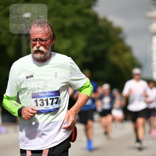 29.06.2025 - hella hamburg halbmarathon Dr. Thomas Lammeyer http://msf.ph/oto/8306083 29.06.2025 10:16:40 Kennedybrücke 1020, 1051, 2531, 2942, 3360, 3363, 4532, 5150, 6489, 7014, 7873, 7907, 8398, 8405, 8917, 9705, 10067, 10402, 10409, 11025 meine-sportfotos.de