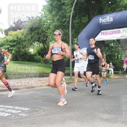 29.06.2025 - hella hamburg halbmarathon KatJ http://msf.ph/oto/8306102 29.06.2025 10:43:58 Zwischen KM18-KM19 2417, 2676, 4833, 4940, 4951, 5570, 6835 meine-sportfotos.de