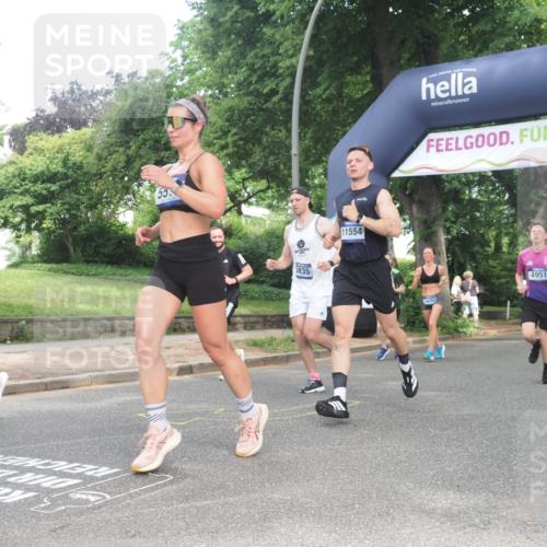 29.06.2025 - hella hamburg halbmarathon KatJ http://msf.ph/oto/8306139 29.06.2025 10:43:58 Zwischen KM18-KM19 2417, 2676, 4833, 4940, 4951, 5570, 6835 meine-sportfotos.de