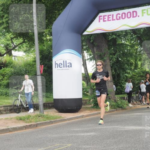 29.06.2025 - hella hamburg halbmarathon KatJ http://msf.ph/oto/8306166 29.06.2025 10:14:33 Zwischen KM18-KM19 7331 meine-sportfotos.de
