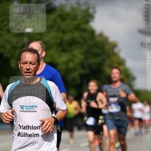 29.06.2025 - hella hamburg halbmarathon Dr. Thomas Lammeyer http://msf.ph/oto/8306210 29.06.2025 09:54:26 Kennedybrücke 1441, 1677, 1697, 2546, 2579, 3056, 3626, 4229, 4380, 4888, 4889, 4893, 5026, 5087, 5472, 5506, 5508, 5752, 5916, 6080, 6429, 6639, 6686, 6687, 6721, 7026, 7110, 7116, 7284, 7635, 8091, 8122, 8319, 8574, 8966, 9313, 10064, 10783, 11281, 11284 meine-sportfotos.de