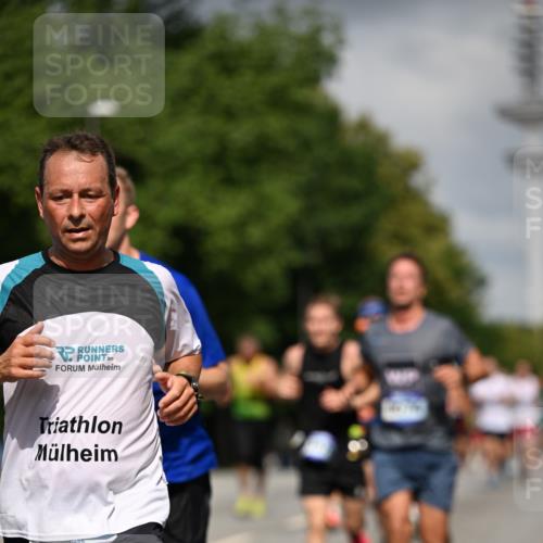 29.06.2025 - hella hamburg halbmarathon Dr. Thomas Lammeyer http://msf.ph/oto/8306223 29.06.2025 09:54:26 Kennedybrücke 1441, 1677, 1697, 2546, 2579, 3056, 3626, 4229, 4380, 4888, 4889, 4893, 5026, 5087, 5472, 5506, 5508, 5752, 5916, 6080, 6429, 6639, 6686, 6687, 6721, 7026, 7110, 7116, 7284, 7635, 8091, 8122, 8319, 8574, 8966, 9313, 10064, 10783, 11281, 11284 meine-sportfotos.de
