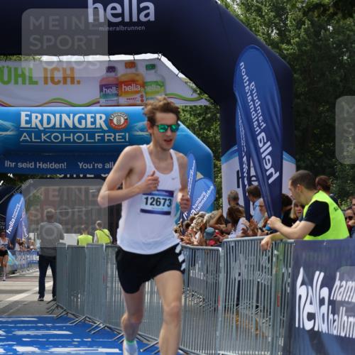 29.06.2025 - hella hamburg halbmarathon Strokosch-Dieckow http://msf.ph/oto/8306230 29.06.2025 10:15:31 Ziel 12673 meine-sportfotos.de