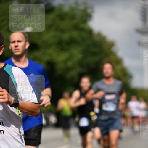 29.06.2025 - hella hamburg halbmarathon Dr. Thomas Lammeyer http://msf.ph/oto/8306253 29.06.2025 09:54:26 Kennedybrücke 1441, 1677, 1697, 2546, 2579, 3056, 3626, 4229, 4380, 4888, 4889, 4893, 5026, 5087, 5472, 5506, 5508, 5752, 5916, 6080, 6429, 6639, 6686, 6687, 6721, 7026, 7110, 7116, 7284, 7635, 8091, 8122, 8319, 8574, 8966, 9313, 10064, 10783, 11281, 11284 meine-sportfotos.de