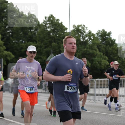 29.06.2025 - hella hamburg halbmarathon Jannik Wohlers http://msf.ph/oto/8306308 29.06.2025 10:37:55 Lombardsbrücke 1196, 1394, 1457, 1596, 1742, 1791, 1966, 2113, 2151, 2498, 3010, 3094, 3095, 3242, 3286, 3338, 3635, 3636, 3716, 3777, 3841, 4159, 4414, 4883, 5085, 5089, 5155, 5300, 5735, 6200, 6751, 6930, 7117, 7165, 7552, 7868, 7914, 8539, 8615, 8696, 8718, 9424, 9699, 10584, 11728, 11812, 12116, 12573, 12675, 12677, 12892, 13200, 13442, 13823, 13833, 14016, 14163, 14406, 15101, 15355, 15417, 15644, 16061, 16214, 16465, 16658, 16708, 16876, 16942, 17053, 17091 meine-sportfotos.de