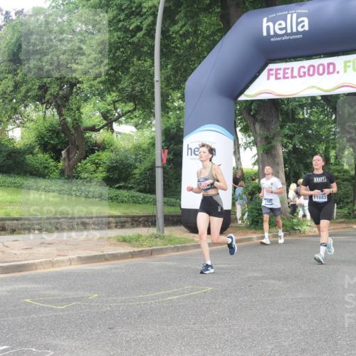 29.06.2025 - hella hamburg halbmarathon KatJ http://msf.ph/oto/8306348 29.06.2025 10:44:01 Zwischen KM18-KM19 2676, 2883, 4833, 4951, 5570, 6835 meine-sportfotos.de