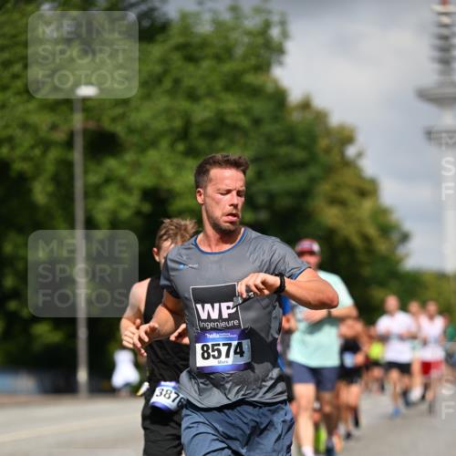 29.06.2025 - hella hamburg halbmarathon Dr. Thomas Lammeyer http://msf.ph/oto/8306358 29.06.2025 09:54:28 Kennedybrücke 1441, 1677, 1697, 1962, 2546, 2579, 3056, 3626, 4229, 4888, 4889, 4893, 5026, 5087, 5472, 5506, 5752, 5916, 6080, 6429, 6639, 6686, 6687, 6721, 6901, 7110, 7116, 7284, 7635, 8091, 8122, 8319, 8574, 8966, 9313, 10064, 10783, 11284 meine-sportfotos.de