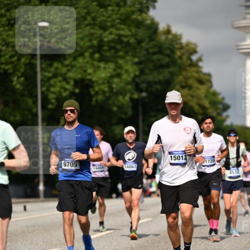 29.06.2025 - hella hamburg halbmarathon Dr. Thomas Lammeyer http://msf.ph/oto/8306366 29.06.2025 10:16:42 Kennedybrücke 1020, 1051, 2531, 2942, 3360, 3363, 4187, 4532, 5150, 6489, 7014, 7873, 8398, 8405, 8917, 9705, 10067, 10402, 10409, 11025 meine-sportfotos.de