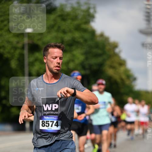 29.06.2025 - hella hamburg halbmarathon Dr. Thomas Lammeyer http://msf.ph/oto/8306459 29.06.2025 09:54:28 Kennedybrücke 1441, 1677, 1697, 1962, 2546, 2579, 3056, 3626, 4229, 4888, 4889, 4893, 5026, 5087, 5472, 5506, 5752, 5916, 6080, 6429, 6639, 6686, 6687, 6721, 6901, 7110, 7116, 7284, 7635, 8091, 8122, 8319, 8574, 8966, 9313, 10064, 10783, 11284 meine-sportfotos.de