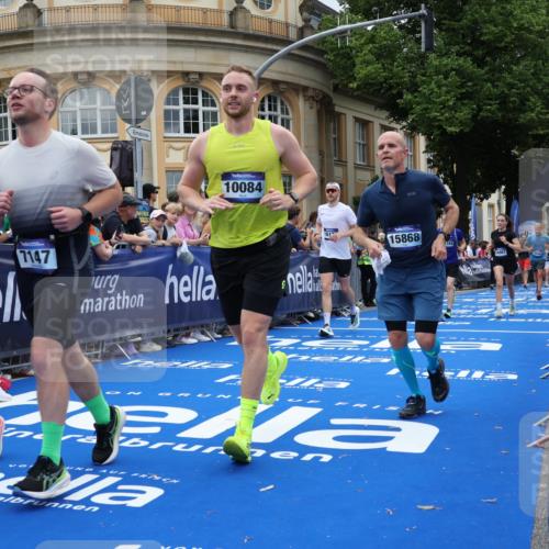 29.06.2025 - hella hamburg halbmarathon Strokosch-Dieckow http://msf.ph/oto/8306510 29.06.2025 10:55:59 Ziel 1180, 3042, 3058, 4772, 5570, 7147, 7594, 8968, 9246, 10084, 12545, 14867, 15184, 15868, 15884, 16176, 17640, 17642, 18212 meine-sportfotos.de