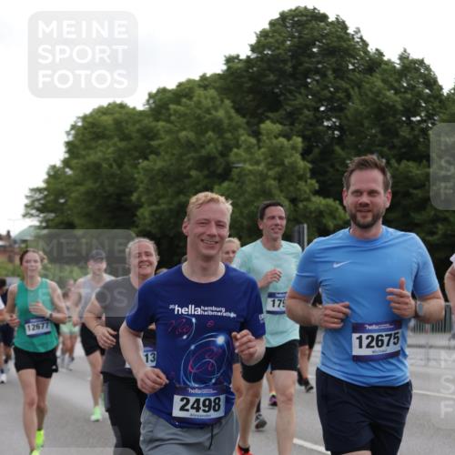 29.06.2025 - hella hamburg halbmarathon Jannik Wohlers http://msf.ph/oto/8306544 29.06.2025 10:37:57 Lombardsbrücke 1196, 1457, 1596, 1742, 1791, 1966, 2113, 2151, 2498, 3010, 3094, 3095, 3242, 3286, 3338, 3635, 3636, 3716, 3777, 3841, 4139, 4155, 4159, 4883, 5085, 5089, 5155, 5300, 5735, 6200, 6751, 6930, 7117, 7165, 7552, 7692, 7868, 7914, 8718, 9424, 9699, 10584, 11728, 11812, 12116, 12573, 12675, 12677, 13000, 13200, 13823, 13833, 14016, 14163, 14406, 15101, 15355, 15417, 15644, 16061, 16174, 16214, 16465, 16658, 16708, 16876, 16942, 17053, 17091, 18709 meine-sportfotos.de