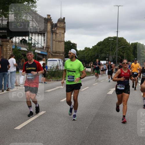 29.06.2025 - hella hamburg halbmarathon Yannick Fuchs http://msf.ph/oto/8306560 29.06.2025 10:50:20 20KM 1583, 1877, 2083, 2378, 2741, 4152, 4594, 4813, 5418, 5570, 5721, 5744, 6759, 7037, 7547, 7646, 8330, 8968, 8996, 9246, 9622, 9884, 9903, 10084, 10093, 10665, 11143, 11554, 11870, 12348, 12590, 12712, 12858, 13691, 14408, 14588, 14867, 15134, 15407, 16008, 16009, 16043, 16121, 16620, 16625, 16679, 17268, 17468, 17660, 17993, 18117, 18531, 18867, 18899, 18966, 19091 meine-sportfotos.de