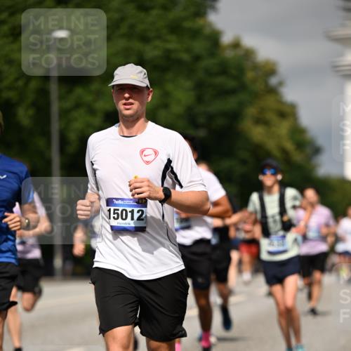 29.06.2025 - hella hamburg halbmarathon Dr. Thomas Lammeyer http://msf.ph/oto/8306590 29.06.2025 10:16:44 Kennedybrücke 1020, 1051, 2531, 2942, 3360, 3363, 4187, 4532, 5150, 6489, 7014, 7873, 8398, 8405, 8917, 9705, 10067, 10402, 10409, 11025 meine-sportfotos.de