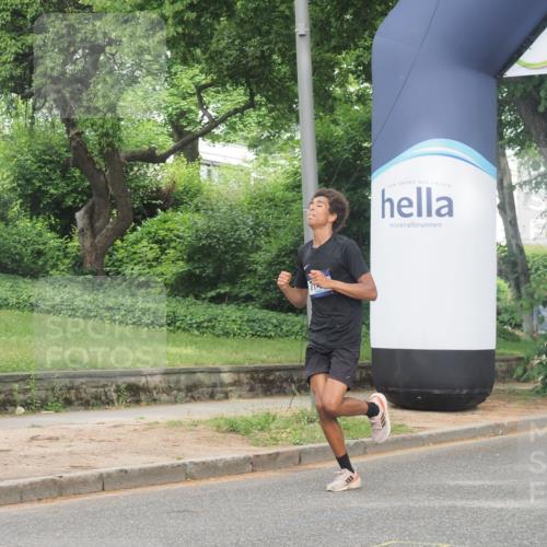 29.06.2025 - hella hamburg halbmarathon KatJ http://msf.ph/oto/8306607 29.06.2025 10:14:36 Zwischen KM18-KM19 7142, 7331, 7855 meine-sportfotos.de