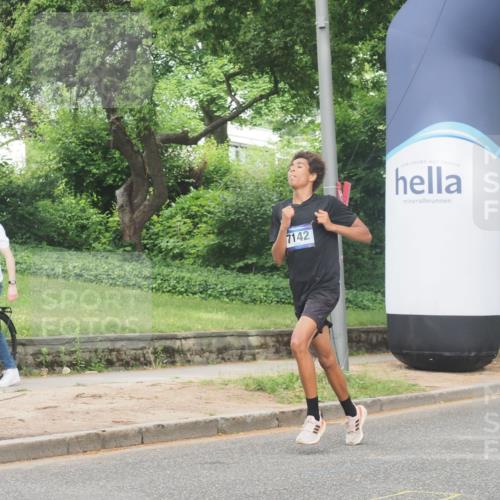 29.06.2025 - hella hamburg halbmarathon KatJ http://msf.ph/oto/8306624 29.06.2025 10:14:36 Zwischen KM18-KM19 7142, 7331, 7855 meine-sportfotos.de