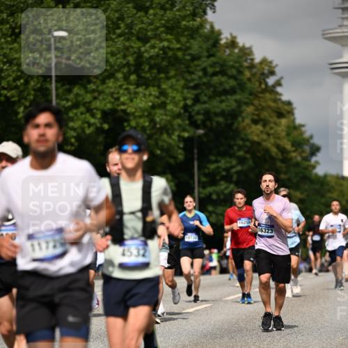 29.06.2025 - hella hamburg halbmarathon Dr. Thomas Lammeyer http://msf.ph/oto/8306705 29.06.2025 10:16:46 Kennedybrücke 1020, 1051, 2531, 2942, 3360, 3363, 4187, 4532, 6489, 7014, 7873, 8398, 8405, 8917, 9705, 10067, 10409, 11025 meine-sportfotos.de