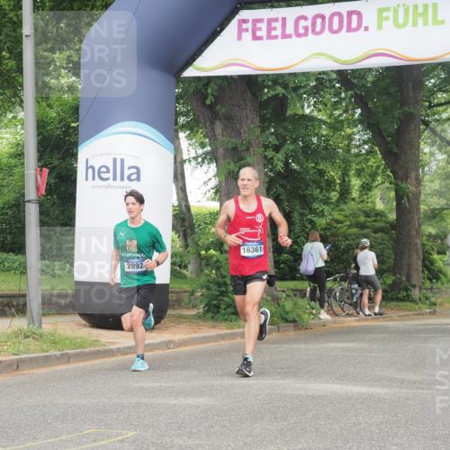 29.06.2025 - hella hamburg halbmarathon KatJ http://msf.ph/oto/8306801 29.06.2025 10:14:39 Zwischen KM18-KM19 2892, 7142, 7855 meine-sportfotos.de