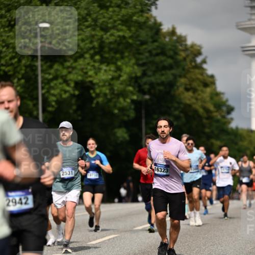 29.06.2025 - hella hamburg halbmarathon Dr. Thomas Lammeyer http://msf.ph/oto/8306812 29.06.2025 10:16:47 Kennedybrücke 1020, 1051, 2531, 2942, 3360, 3363, 4187, 4532, 6489, 7014, 7873, 8398, 8405, 8917, 9705, 10067, 10409, 11025 meine-sportfotos.de