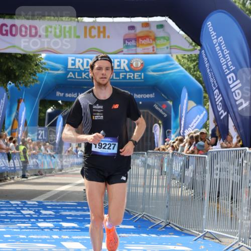 29.06.2025 - hella hamburg halbmarathon Strokosch-Dieckow http://msf.ph/oto/8306830 29.06.2025 10:14:28 Ziel 19227 meine-sportfotos.de