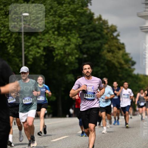 29.06.2025 - hella hamburg halbmarathon Dr. Thomas Lammeyer http://msf.ph/oto/8306844 29.06.2025 10:16:48 Kennedybrücke 1020, 1051, 2531, 2942, 3360, 3363, 4187, 4532, 6489, 7014, 7873, 8398, 8405, 9705, 10067, 10409, 11025 meine-sportfotos.de
