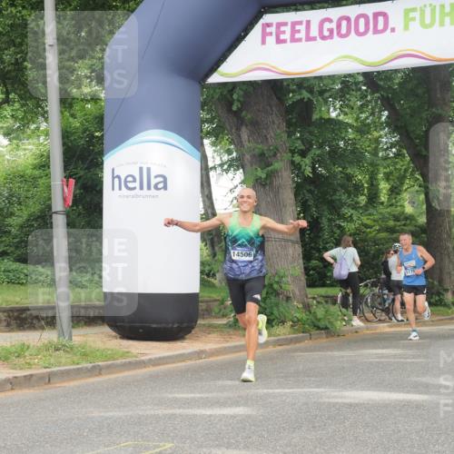 29.06.2025 - hella hamburg halbmarathon KatJ http://msf.ph/oto/8307093 29.06.2025 10:14:44 Zwischen KM18-KM19 2892, 7142 meine-sportfotos.de