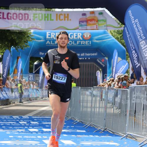29.06.2025 - hella hamburg halbmarathon Strokosch-Dieckow http://msf.ph/oto/8307095 29.06.2025 10:14:27 Ziel 19227 meine-sportfotos.de