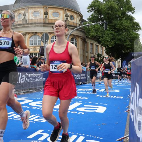 29.06.2025 - hella hamburg halbmarathon Strokosch-Dieckow http://msf.ph/oto/8307112 29.06.2025 10:56:09 Ziel 1180, 1193, 3058, 4594, 4813, 5465, 5492, 5570, 7594, 8330, 8639, 9903, 9907, 10789, 12348, 12545, 14363, 15484, 16113, 16634, 17468, 17640, 17642, 18212, 19152 meine-sportfotos.de