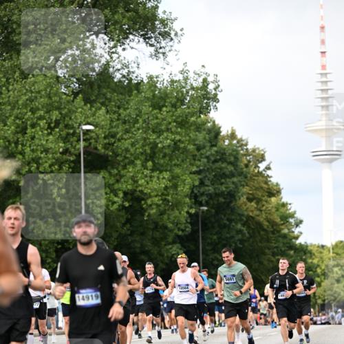 29.06.2025 - hella hamburg halbmarathon Dr. Thomas Lammeyer http://msf.ph/oto/8307226 29.06.2025 10:38:15 Kennedybrücke 1025, 1705, 1764, 1787, 2038, 2276, 2464, 2496, 2933, 3264, 3340, 3345, 3848, 4445, 4824, 4826, 5096, 5566, 5569, 5691, 5821, 5887, 6034, 6109, 6364, 6515, 6516, 6574, 6718, 7027, 7324, 7329, 7565, 7633, 7653, 7982, 8157, 8202, 8277, 8282, 8349, 8375, 8377, 8383, 8401, 9094, 9875, 10007, 10048, 10071, 10561, 10564, 11229, 11338, 11432 meine-sportfotos.de