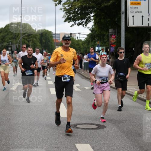 29.06.2025 - hella hamburg halbmarathon Yannick Fuchs http://msf.ph/oto/8307384 29.06.2025 10:50:24 20KM 1583, 1877, 1955, 2083, 2378, 2741, 4152, 4594, 4813, 5418, 5492, 5570, 5721, 5744, 7037, 7547, 7646, 8669, 8968, 8996, 9246, 9622, 9884, 9903, 10084, 10093, 10665, 11870, 12348, 12590, 12712, 12858, 13394, 13691, 14408, 14588, 14867, 15134, 15407, 15431, 16008, 16009, 16043, 16121, 16620, 16634, 16679, 17268, 17660, 17993, 18117, 18531, 18719, 18867, 18899, 18966, 19091 meine-sportfotos.de