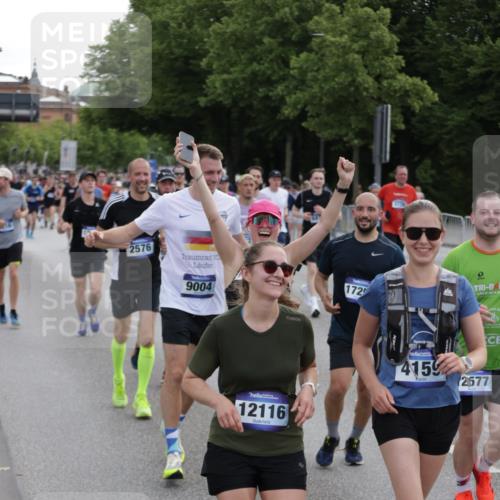 29.06.2025 - hella hamburg halbmarathon Jannik Wohlers http://msf.ph/oto/8307390 29.06.2025 10:38:12 Lombardsbrücke 56, 1721, 2151, 2576, 2660, 2693, 3216, 3323, 3726, 3777, 3841, 4028, 4139, 4155, 4159, 4259, 4260, 4316, 4883, 5085, 5089, 5155, 5617, 5684, 5735, 5913, 6695, 6696, 6875, 7117, 7148, 7371, 7561, 7692, 7849, 8583, 8635, 8747, 9004, 9424, 11635, 11697, 12072, 12075, 12116, 12577, 13000, 13200, 13823, 14096, 15644, 15755, 16174, 16181, 16214, 16346, 16708, 17091, 17250, 17333, 17478, 18471, 18709 meine-sportfotos.de