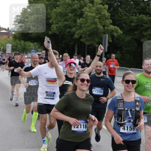 29.06.2025 - hella hamburg halbmarathon Jannik Wohlers http://msf.ph/oto/8307466 29.06.2025 10:38:12 Lombardsbrücke 56, 1721, 2151, 2576, 2660, 2693, 3216, 3323, 3726, 3777, 3841, 4028, 4139, 4155, 4159, 4259, 4260, 4316, 4883, 5085, 5089, 5155, 5617, 5684, 5735, 5913, 6695, 6696, 6875, 7117, 7148, 7371, 7561, 7692, 7849, 8583, 8635, 8747, 9004, 9424, 11635, 11697, 12072, 12075, 12116, 12577, 13000, 13200, 13823, 14096, 15644, 15755, 16174, 16181, 16214, 16346, 16708, 17091, 17250, 17333, 17478, 18471, 18709 meine-sportfotos.de