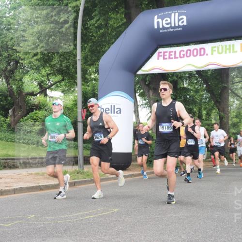 29.06.2025 - hella hamburg halbmarathon KatJ http://msf.ph/oto/8307519 29.06.2025 10:44:10 Zwischen KM18-KM19 1715, 1719, 1833, 2025, 3093, 3413, 4467 meine-sportfotos.de