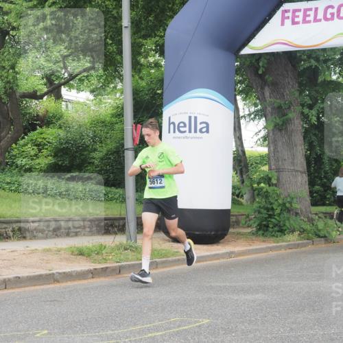 29.06.2025 - hella hamburg halbmarathon KatJ http://msf.ph/oto/8307581 29.06.2025 10:14:49 Zwischen KM18-KM19 5612 meine-sportfotos.de