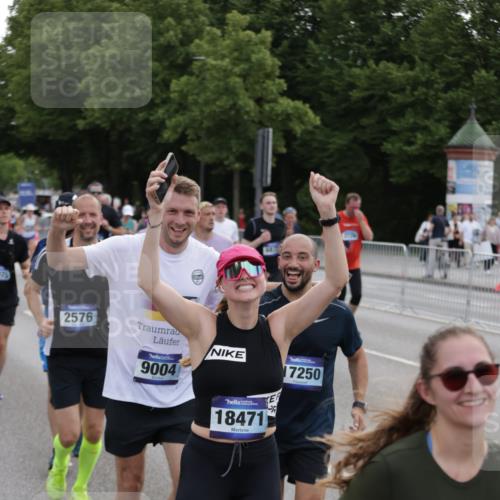 29.06.2025 - hella hamburg halbmarathon Jannik Wohlers http://msf.ph/oto/8307602 29.06.2025 10:38:13 Lombardsbrücke 56, 1721, 2151, 2576, 2660, 2693, 3216, 3323, 3726, 3841, 4028, 4139, 4155, 4159, 4259, 4260, 4316, 4883, 5085, 5089, 5155, 5617, 5684, 5913, 6695, 6696, 6875, 7117, 7148, 7371, 7561, 7692, 7849, 8583, 8635, 8747, 9004, 9455, 11635, 11697, 12072, 12075, 12116, 12577, 13000, 13200, 13823, 14096, 15644, 15755, 16174, 16181, 16214, 16346, 16708, 17091, 17250, 17333, 17478, 18471, 18709 meine-sportfotos.de