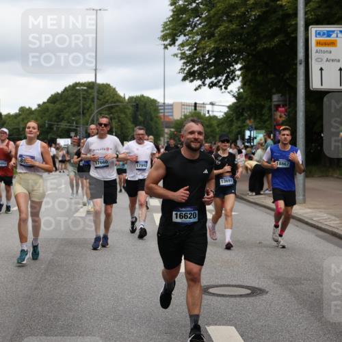 29.06.2025 - hella hamburg halbmarathon Yannick Fuchs http://msf.ph/oto/8307615 29.06.2025 10:50:26 20KM 1583, 1877, 1955, 2083, 2378, 2741, 3413, 4152, 4594, 4813, 5418, 5492, 5570, 5744, 7037, 7547, 8542, 8652, 8669, 8968, 8996, 9246, 9622, 9884, 9903, 9907, 10084, 10093, 10665, 11870, 12348, 12590, 12712, 13394, 13691, 13750, 14408, 14588, 14678, 14867, 15097, 15407, 15431, 15695, 16008, 16009, 16121, 16620, 16634, 16679, 17268, 17660, 17993, 18117, 18719, 18867, 18899, 19091 meine-sportfotos.de