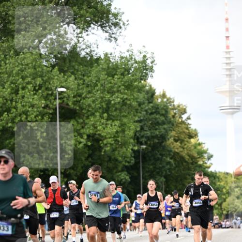 29.06.2025 - hella hamburg halbmarathon Dr. Thomas Lammeyer http://msf.ph/oto/8307620 29.06.2025 10:38:17 Kennedybrücke 1025, 1705, 1764, 1787, 2038, 2276, 2464, 2496, 2510, 2511, 2933, 3264, 3340, 3345, 3848, 4445, 4824, 4826, 4942, 5096, 5566, 5569, 5691, 6034, 6109, 6364, 6515, 6516, 6574, 6718, 6727, 7027, 7324, 7329, 7565, 7653, 7982, 8202, 8277, 8282, 8349, 8401, 9094, 9875, 10007, 10048, 10071, 10561, 10564, 11229, 11338, 11432 meine-sportfotos.de