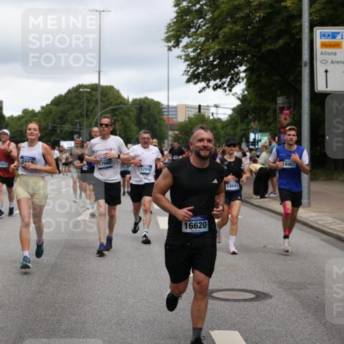 29.06.2025 - hella hamburg halbmarathon Yannick Fuchs http://msf.ph/oto/8307627 29.06.2025 10:50:26 20KM 1583, 1877, 1955, 2083, 2378, 2741, 3413, 4152, 4594, 4813, 5418, 5492, 5570, 5744, 7037, 7547, 8542, 8652, 8669, 8968, 8996, 9246, 9622, 9884, 9903, 9907, 10084, 10093, 10665, 11870, 12348, 12590, 12712, 13394, 13691, 13750, 14408, 14588, 14678, 14867, 15097, 15407, 15431, 15695, 16008, 16009, 16121, 16620, 16634, 16679, 17268, 17660, 17993, 18117, 18719, 18867, 18899, 19091 meine-sportfotos.de